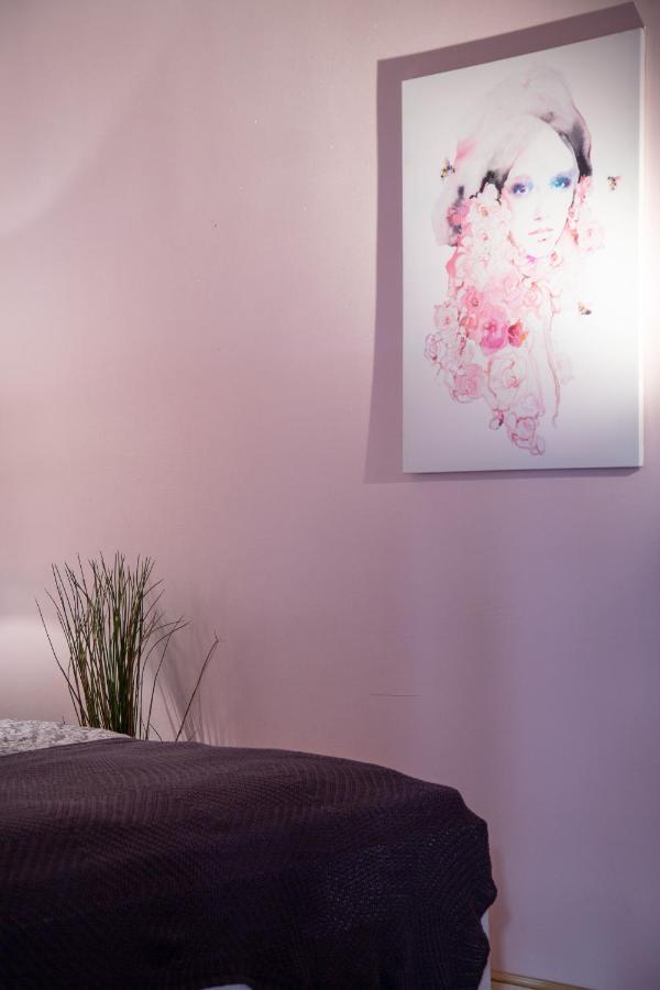 Luxury Downtown Home By Anna Budapest Luaran gambar