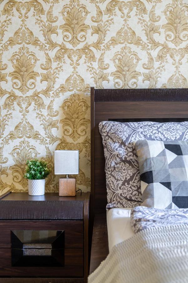 Luxury Downtown Home By Anna Budapest Luaran gambar